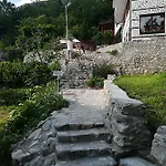 Manoleva House