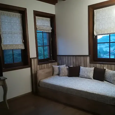 Manoleva House ゲストハウス 3*