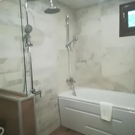 Manoleva House Guest house *