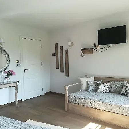 Manoleva House Guest house *