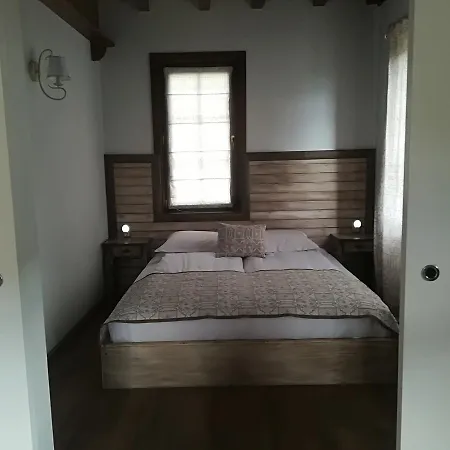 Manoleva House Guest house *