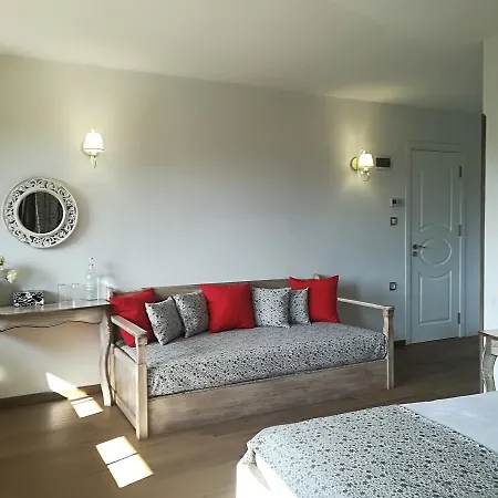 Affittacamere Manoleva House 3*