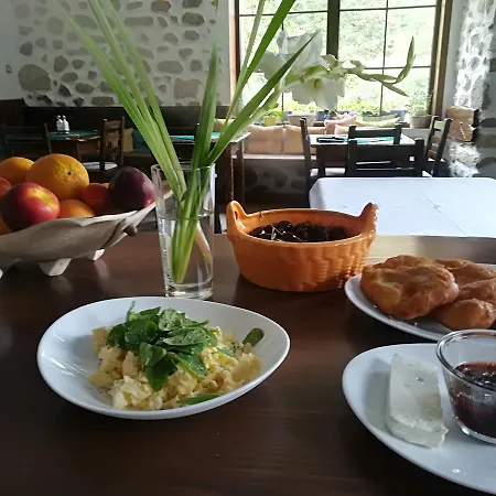 Manoleva House 3*