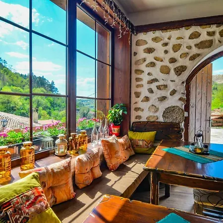 Manoleva House ゲストハウス メルニック