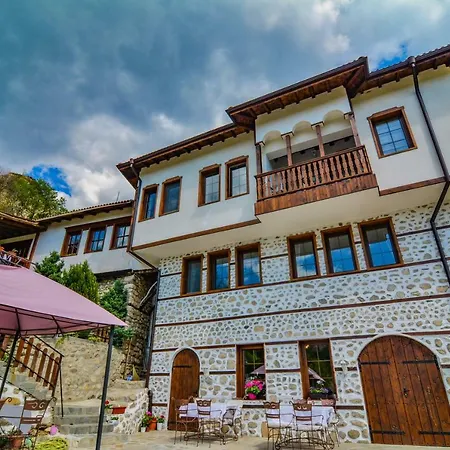 Gasthof Manoleva House 3*